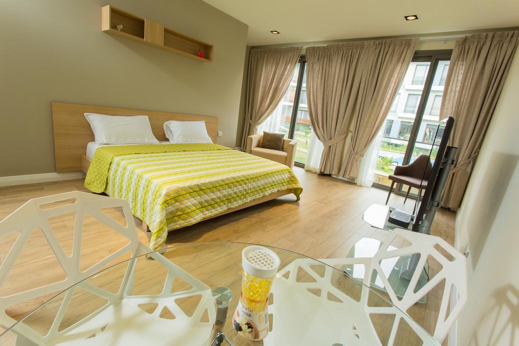 Accra Luxury Apartments Cantonments ภายนอก รูปภาพ