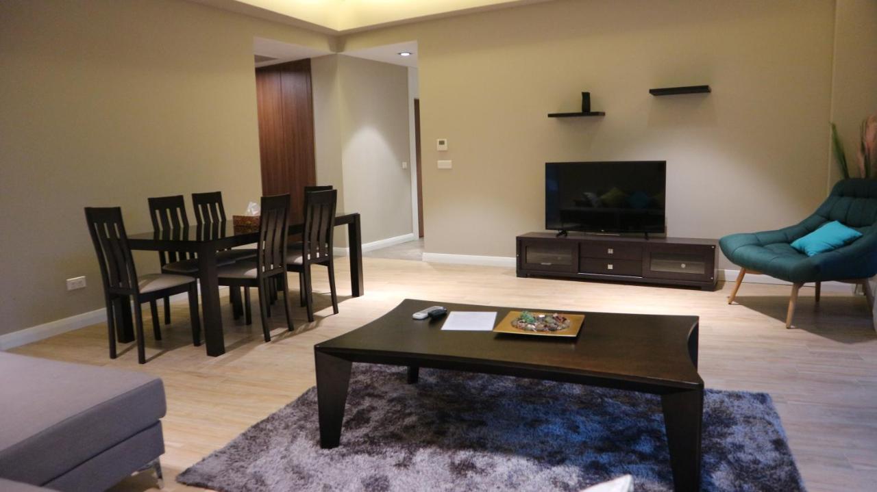 Accra Luxury Apartments Cantonments ภายนอก รูปภาพ